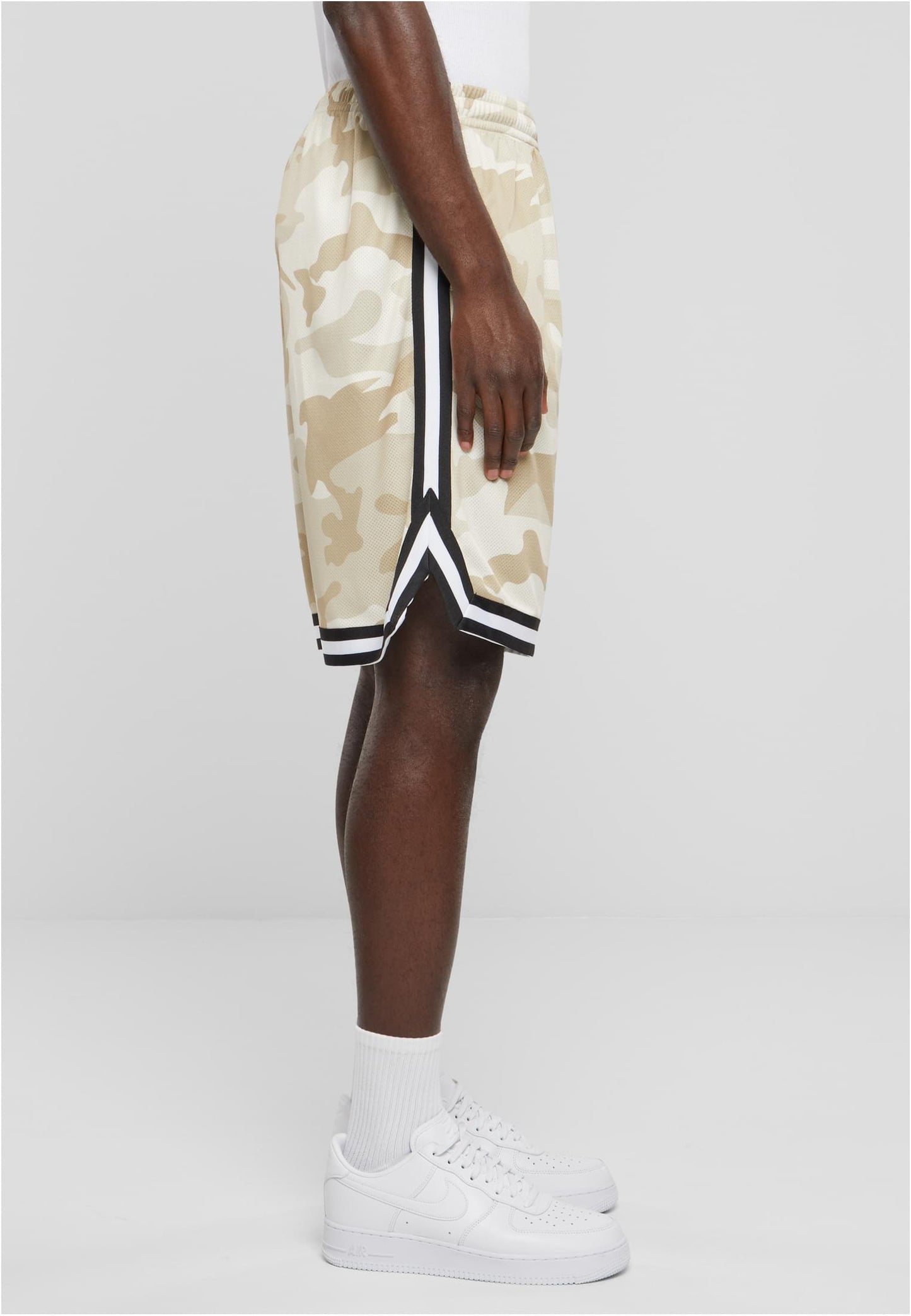 Urban Classics Mesh AOP Shorts Sand/Camo