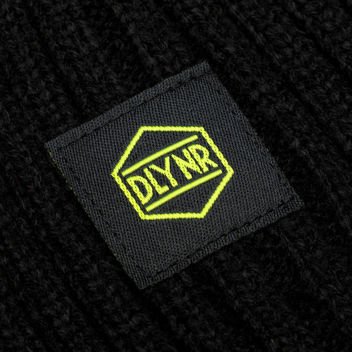 Dolly Noire Logo Label Beanie Black/Yellow