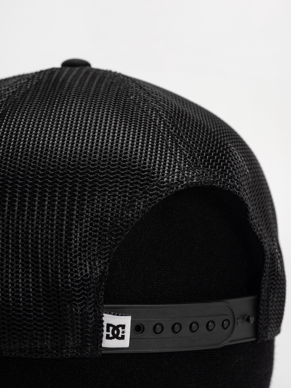 DC Shoes  Airstream Trucker Cap
